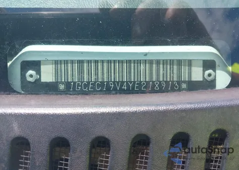 2000 Chevrolet Silverado 1500 from USA, damaged, VIN 1GCEC19V4YE218913